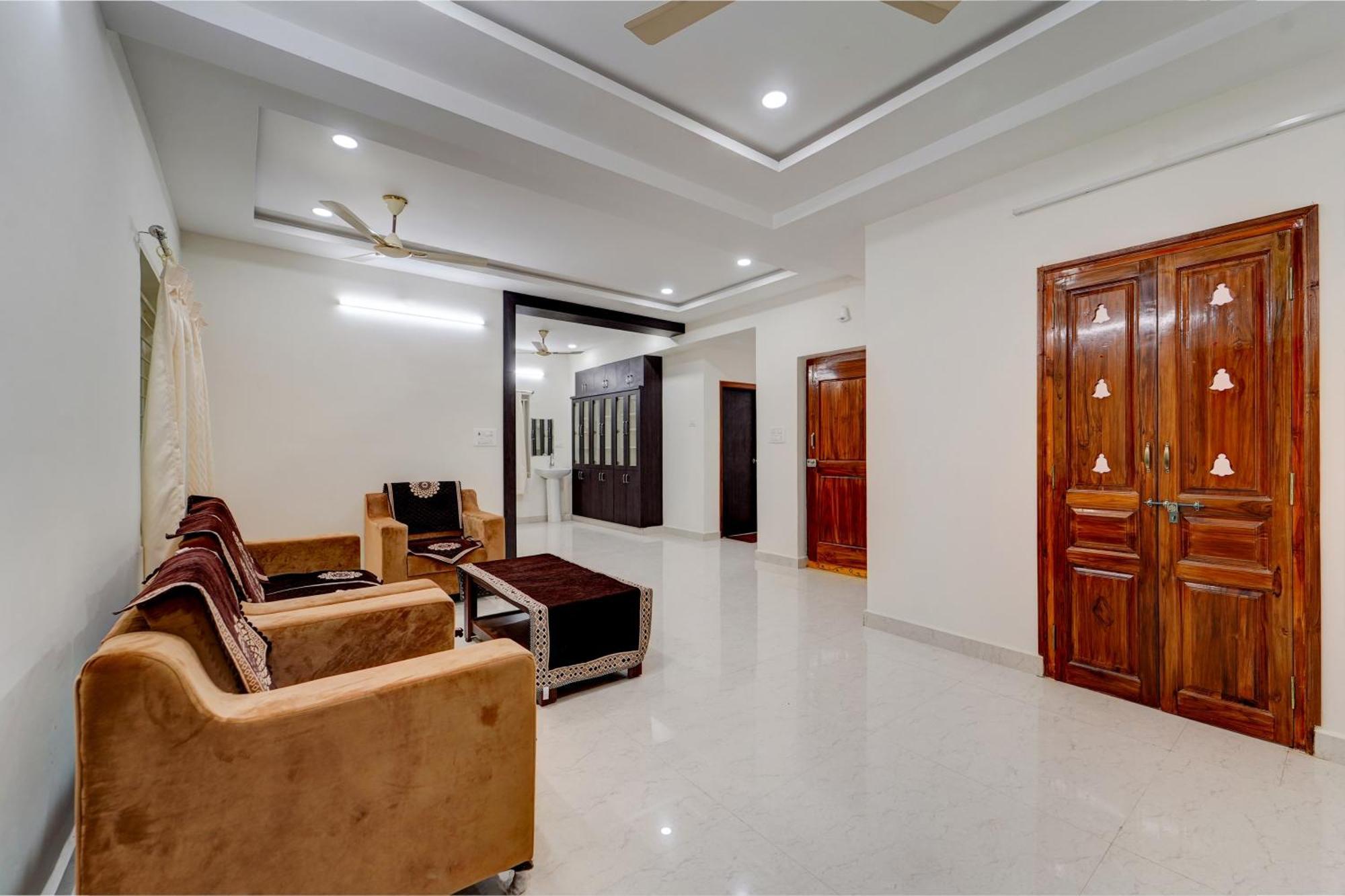 Collection O Sree Balaji Hospitality Services Tirupati Esterno foto